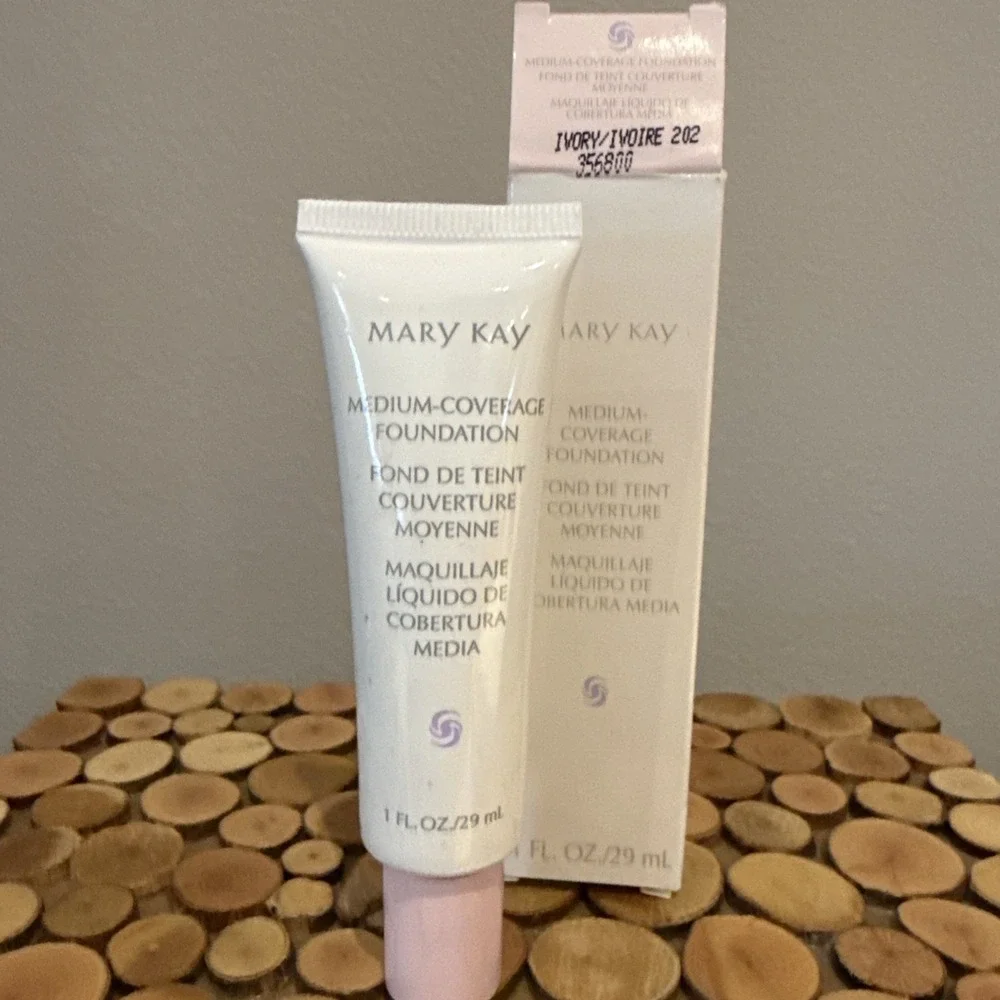 Mary Kay Medium Coverage Foundation Ivory 202 Pink Cap -‎ 1 OZ - 356800